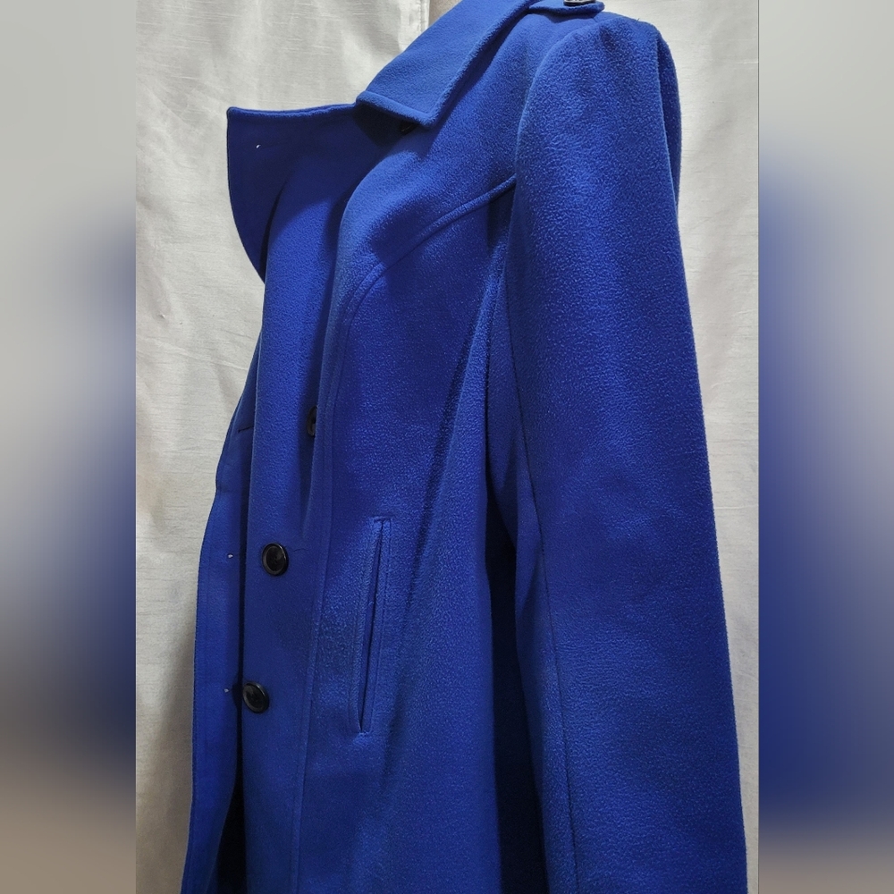 Women's Jacket - Picture 3 of 6